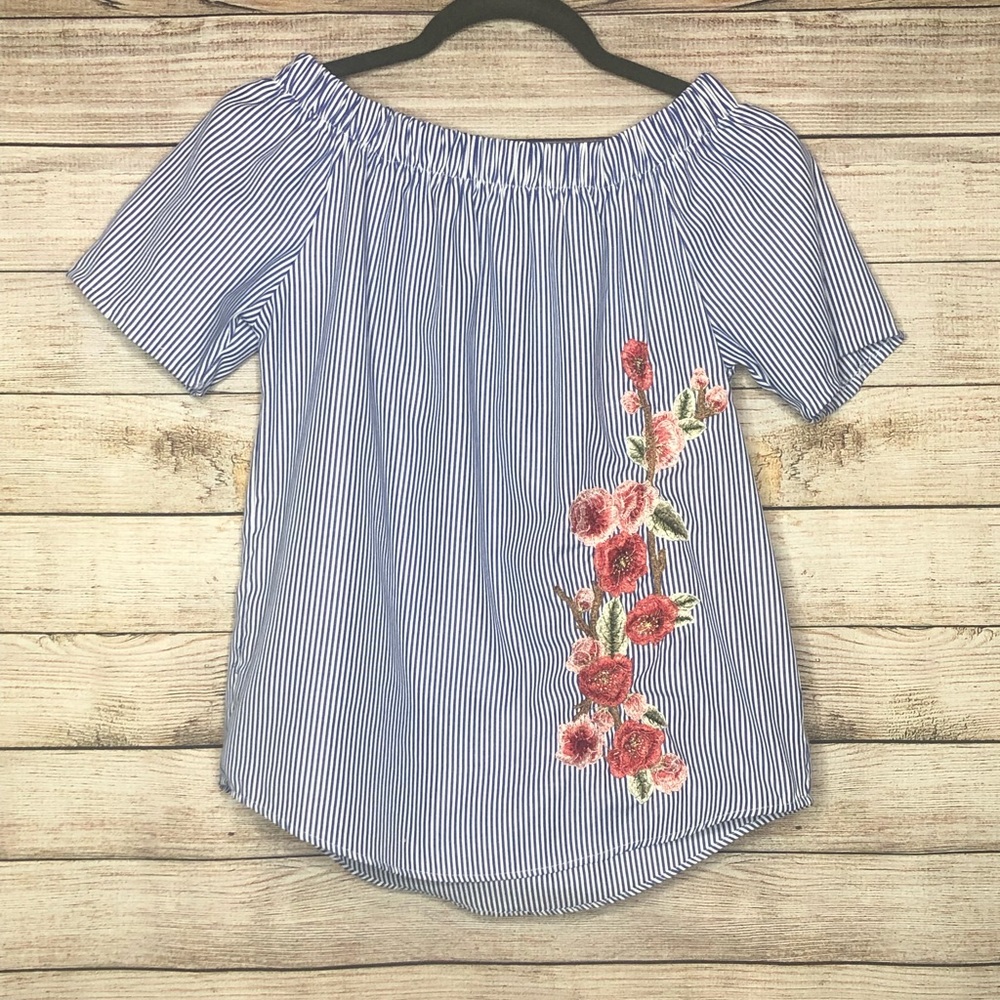 NWOT Adorable striped off the shoulder top